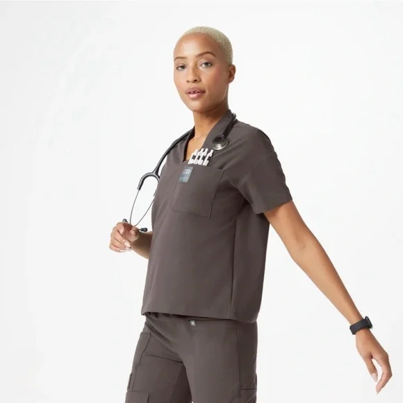 FIGS Ahsoka Wrap Scrub Top Limited Edition Star Wars Collection Size Medium - Picture 3 of 12